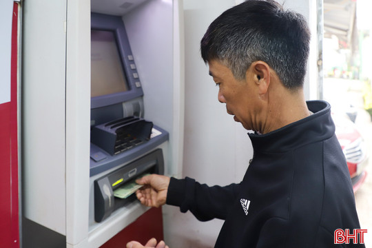 Chủ động tiếp quỹ, giúp người dân không thiếu tiền mặt dịp Tết