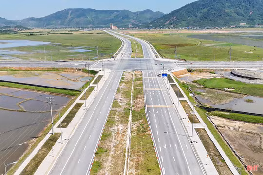 Tăng tốc thi công trên trục giao thông trọng yếu vào Formosa 
