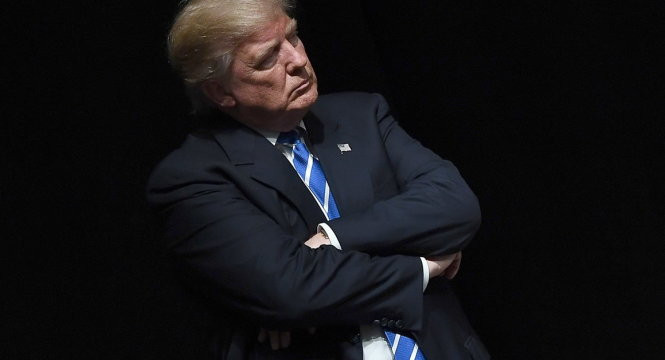 Ứng viên Donald Trump tuyên bố không bao giờ từ bỏ cuộc đua vào Nhà Trắng - Ảnh: AFP dang cong hoa khong the thay donald trump