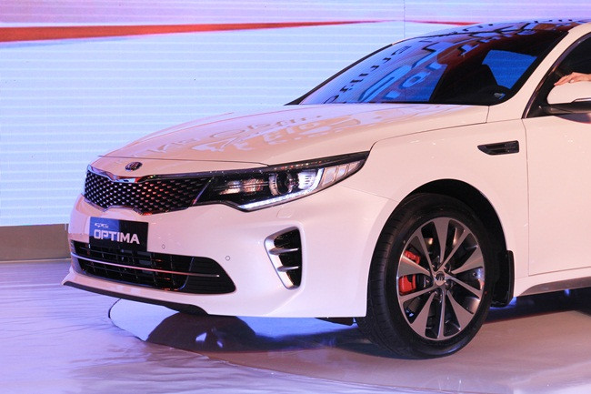 kia optima 2016 chinh thuc ra mat tai viet nam gia tu 900 trieu