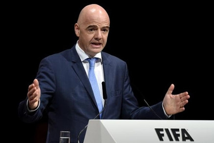 chu tich fifa tinh chuyen mo rong world cup len 48 doi