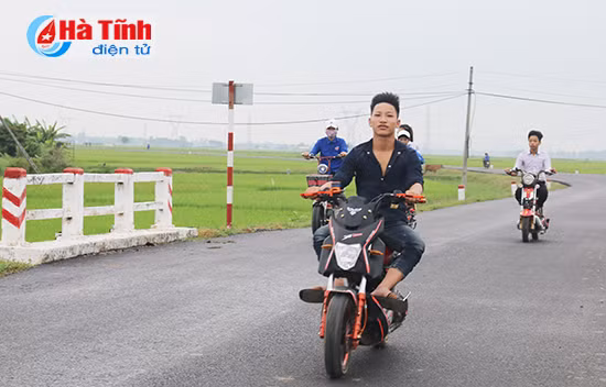 dau tran vi vu den truong bang xe may dien