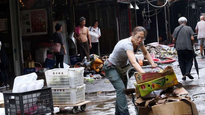 Ngày nay Du Ma Địa đã sạch bóng xã hội đen, thay cho những tên ma cô bảo kê là lực lượng bảo vệ sẵn sàng can thiệp những vụ rắc rối. Ảnh: SCMP du ma dia khu giang ho mot thoi khet tieng hong kong