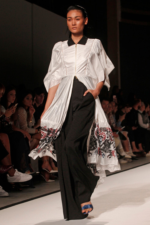 nhung sac mau ruc ro cua thoi trang viet 2016