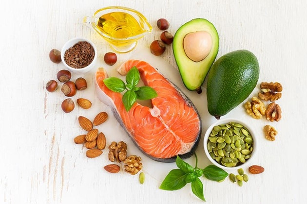 Chọn thực phẩm một cách khôn ngoan sẽ giúp bạn duy trì được vẻ tươi trẻ. Ảnh: ShutterStock. 12 sieu thuc pham day lui lao hoa