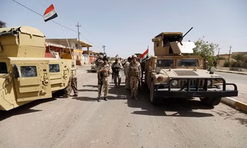 dai phat thanh cua is o mosul iraq bi danh bom