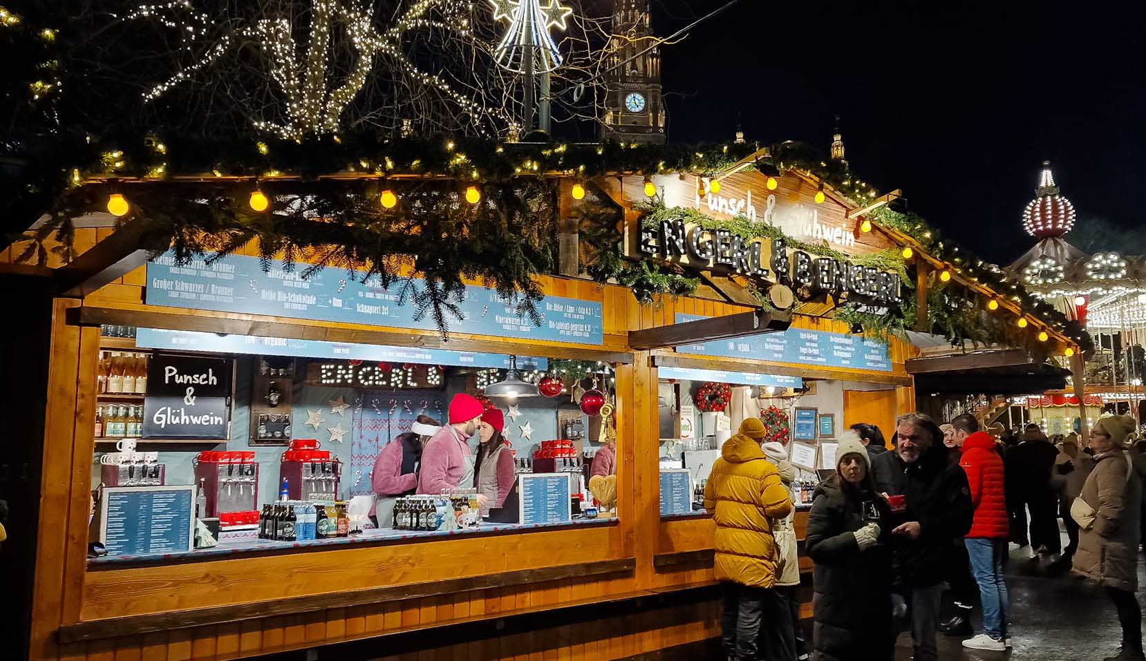 Châu Âu lung linh sắc màu chào đón Giáng sinh