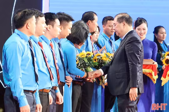 Hà Tĩnh có 2 cá nhân được tuyên dương cán bộ công đoàn tiêu biểu toàn quốc