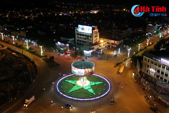 duong pho ha tinh dep lung linh voi anh den led moi