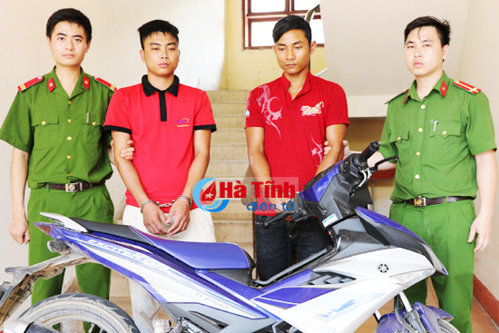 vuot cau ben thuy vao hong linh cuop giat tai san nguoi di duong