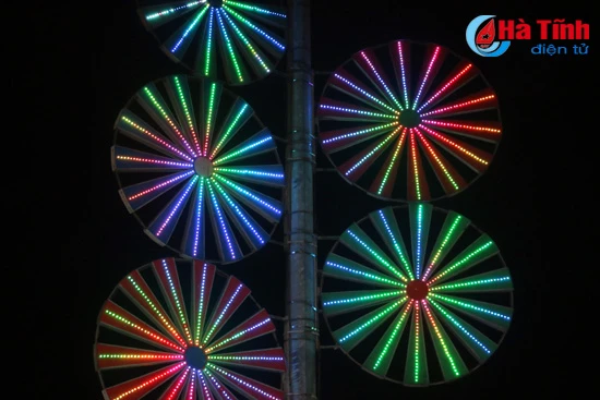 duong pho ha tinh dep lung linh voi anh den led moi