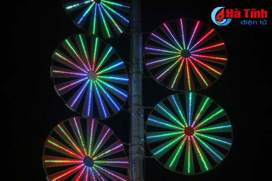 duong pho ha tinh dep lung linh voi anh den led moi