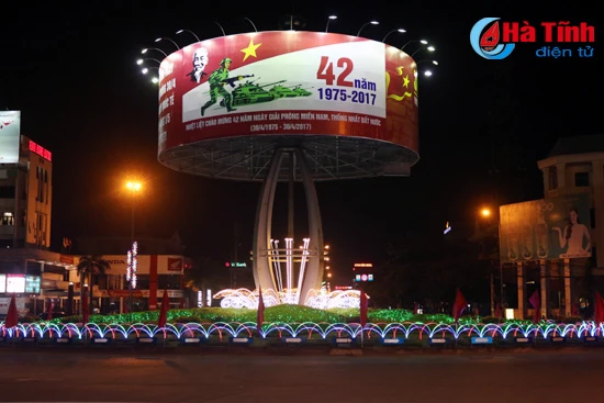 duong pho ha tinh dep lung linh voi anh den led moi