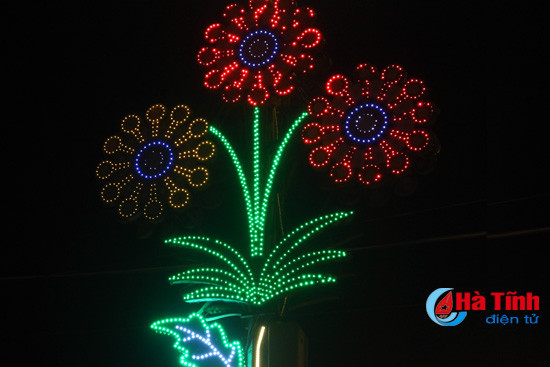 duong pho ha tinh dep lung linh voi anh den led moi