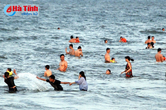 cac bai bien ha tinh nghet tho don du khach muon phuong