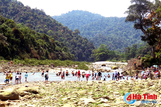 luong khach du lich den ha tinh tang 173