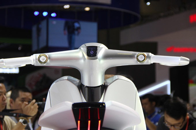 ngo ngang truoc ve dep cua yamaha glorious concept tai viet nam