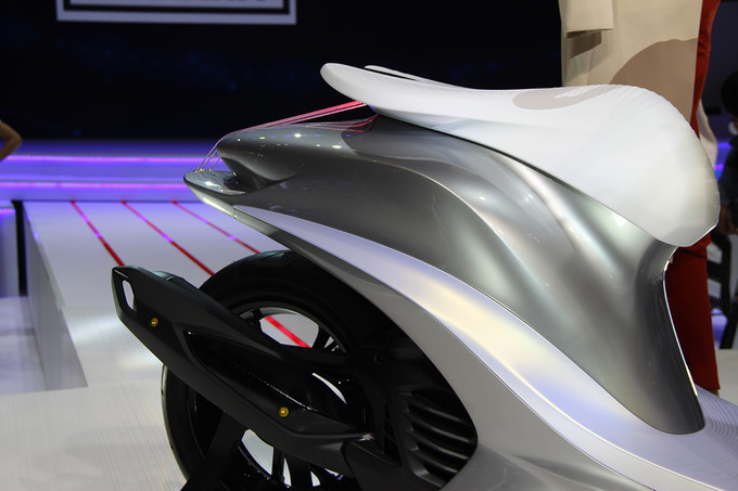 ngo ngang truoc ve dep cua yamaha glorious concept tai viet nam