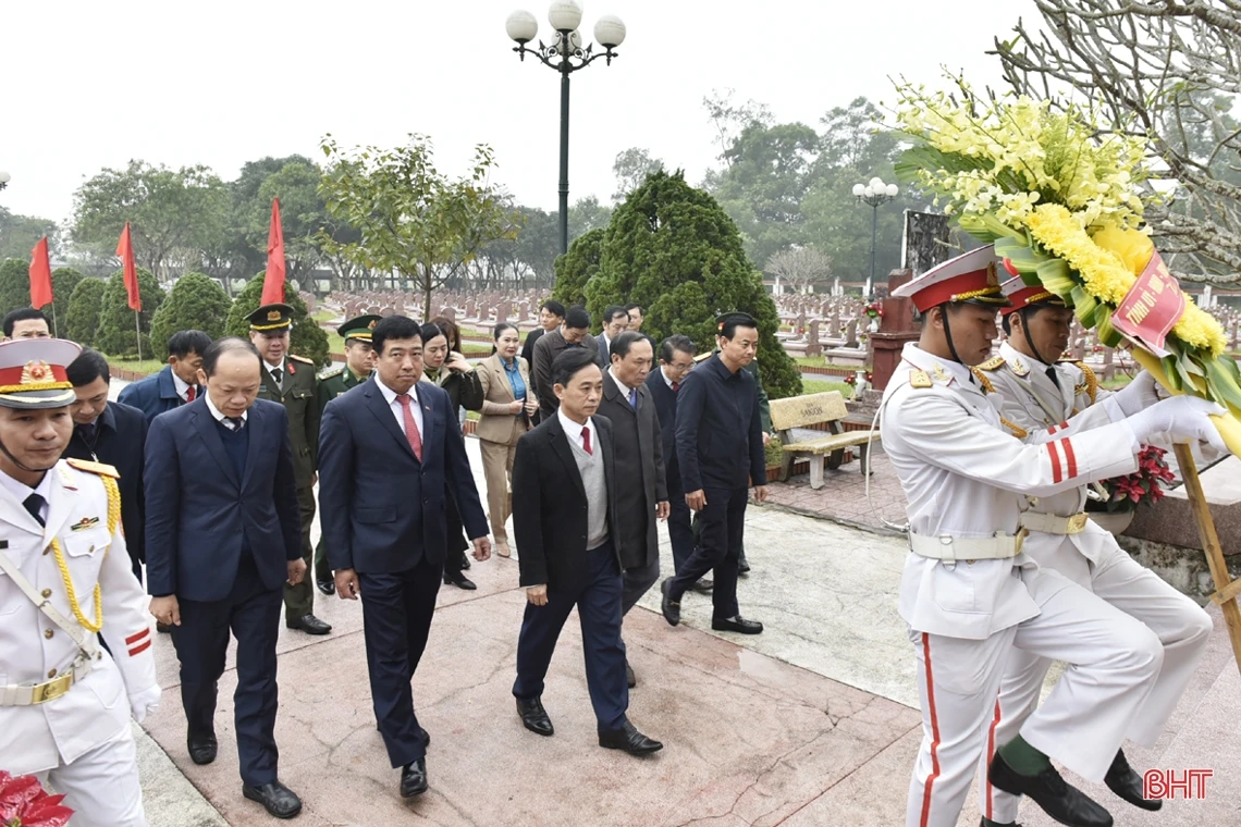 Lãnh đạo tỉnh tri ân các anh hùng liệt sỹ, các vị tiền bối của Đảng