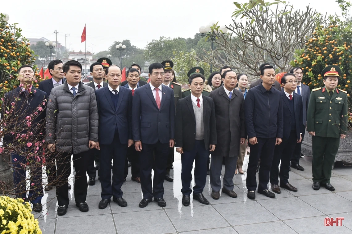 Lãnh đạo tỉnh tri ân các anh hùng liệt sỹ, các vị tiền bối của Đảng