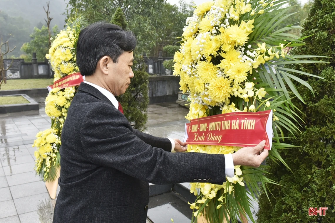 Lãnh đạo tỉnh tri ân các anh hùng liệt sỹ, các vị tiền bối của Đảng