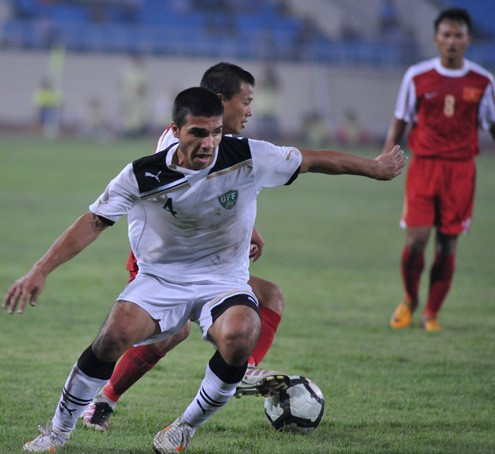 Ngay cả các cầu thủ đến từ một nước có nền bóng đá đẳng cấp cao hơn Việt Nam như Uzbekistan tối qua cũng phải chào thua những pha xử bóng của Thành Lương và bị anh lừa qua một cách dễ dàng.