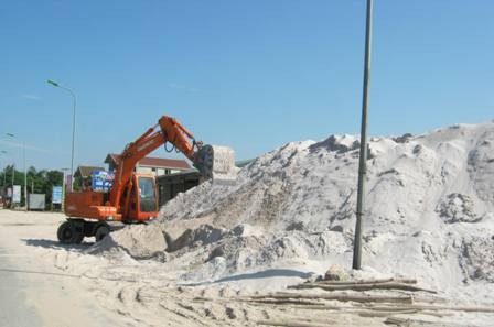 TX Kỳ Anh vào cuộc xử lý công trình xây lấn bờ kè Sông Trí