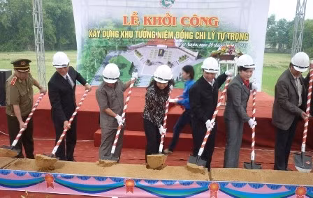 Bí thư Thường trực T.Ư Đoàn TNCS Hồ Chí Minh Lâm Phương Thanh và Lãnh đạo tỉnh, chủ đầu tư, đơn vị thi công khởi công công trình.