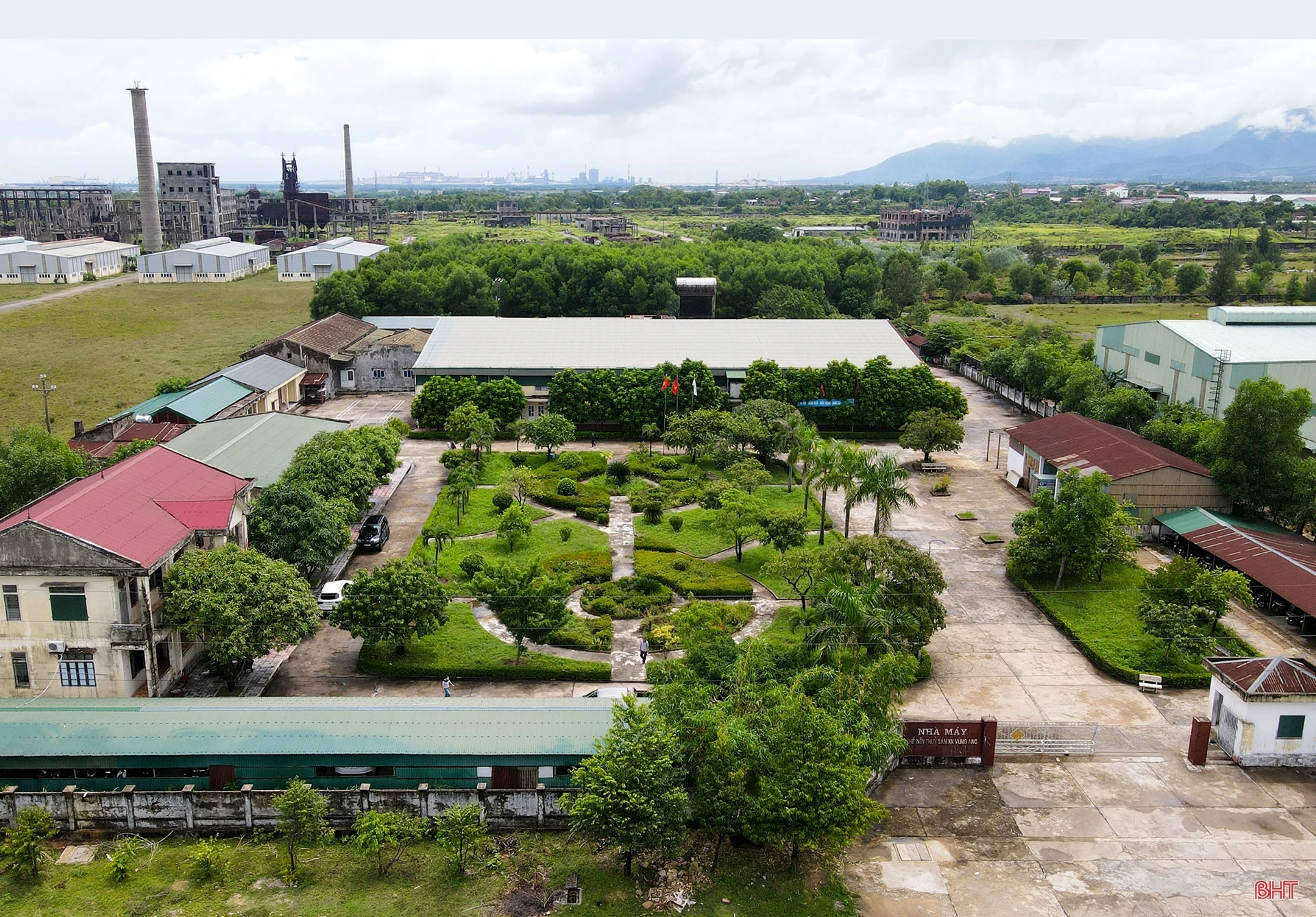 Lý tưởng và khát vọng cống hiến dưới ngọn cờ của Đảng (Bài 3): Nữ công nhân lao động giỏi và niềm tự hào của người đảng viên trẻ