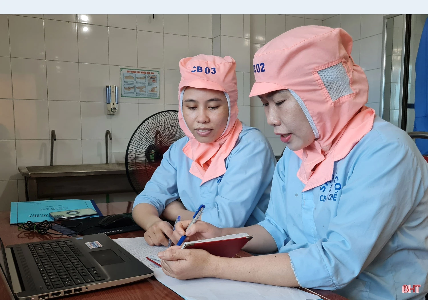 Lý tưởng và khát vọng cống hiến dưới ngọn cờ của Đảng (Bài 3): Nữ công nhân lao động giỏi và niềm tự hào của người đảng viên trẻ