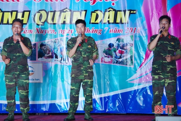 Ấm áp đêm giao lưu văn nghệ thắm tình quân dân ở Cẩm Dương