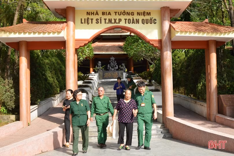 Ngã ba Đồng Lộc - chầm chậm một lối về...