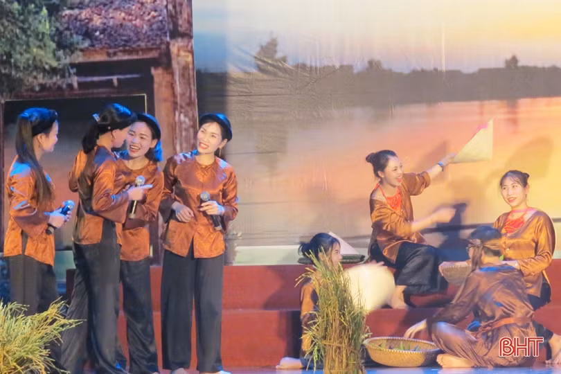 Ấn tượng liên hoan dân ca, ví, giặm Nghệ Tĩnh thị xã Hồng Lĩnh năm 2018