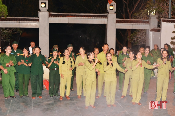 “Hát cho các Chị nghe” ở Ngã ba Đồng Lộc