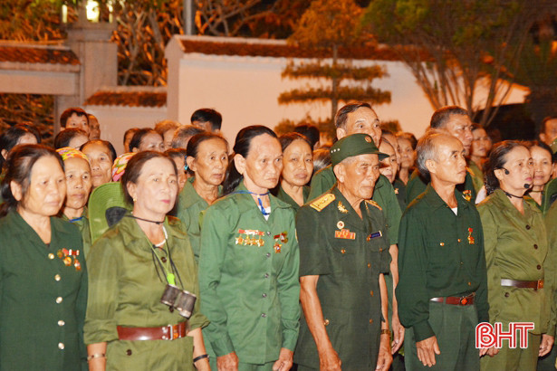 “Hát cho các Chị nghe” ở Ngã ba Đồng Lộc