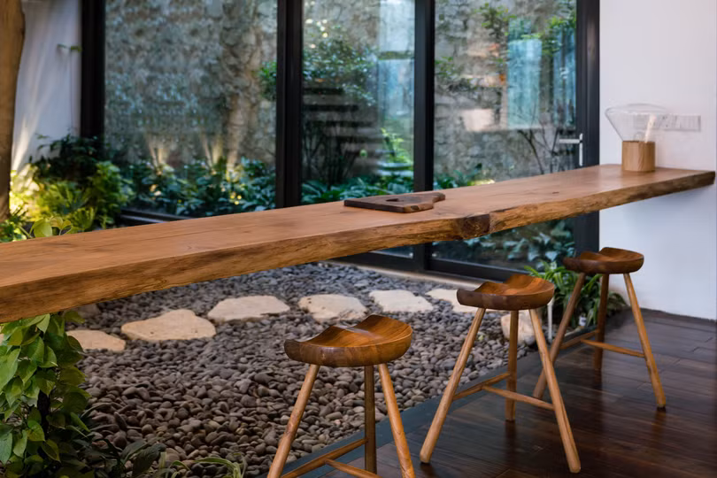 Biệt thự nằm trên đồi thông ở Vĩnh Phúc lên báo nước ngoài