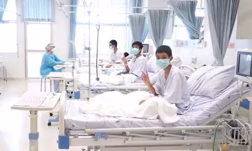 Thế giới nổi bật trong tuần: Toàn bộ đội bóng nhí Thái Lan đã được cứu