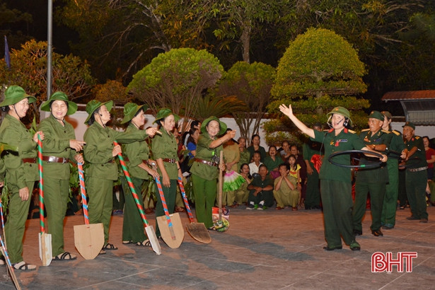 “Hát cho các Chị nghe” ở Ngã ba Đồng Lộc