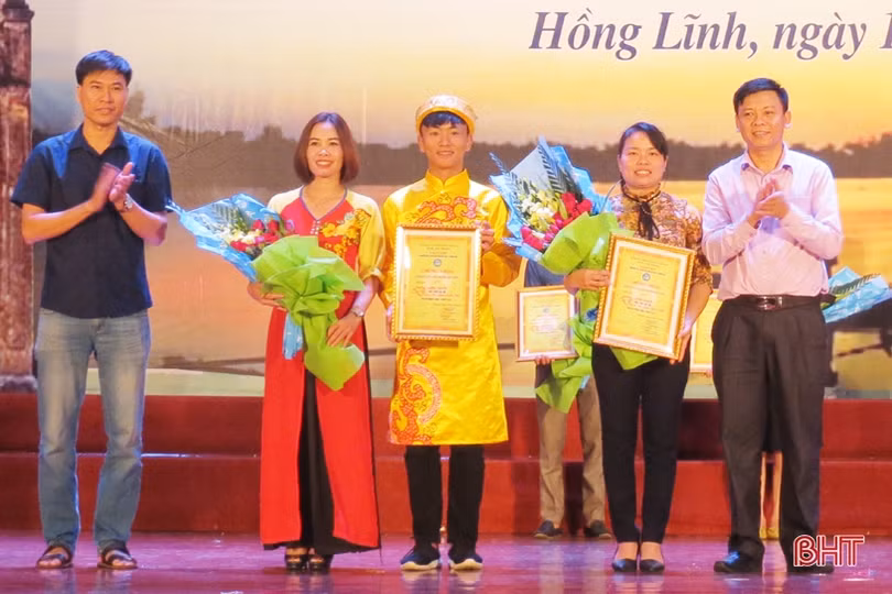 Ấn tượng liên hoan dân ca, ví, giặm Nghệ Tĩnh thị xã Hồng Lĩnh năm 2018