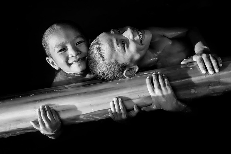 Ngắm vẻ trong trẻo, hồn nhiên của trẻ em trên khắp Việt Nam