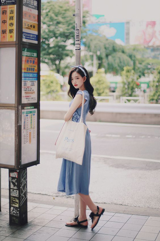 Những set đồ nhẹ nhàng cho ngày làm việc cuối tuần