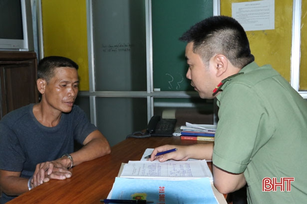 Bắt quả tang đối tượng vận chuyển trên 215 kg thuốc nổ và 1.000 kíp nổ