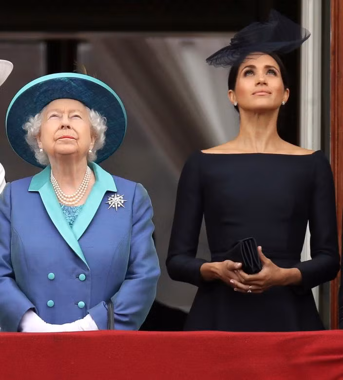 Ấn tượng màn biểu diễn của các phi đội bay trên bầu trời London