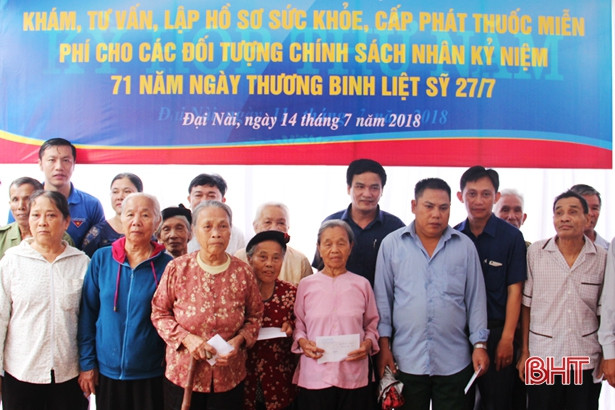 Trên 200 đối tượng chính sách được khám cấp thuốc miễn phí