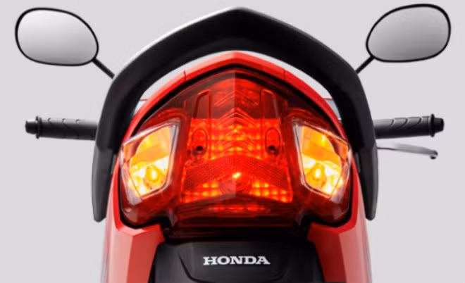 Honda Wave Alpha lên tầm “vua xe số”, các đối thủ lúng túng