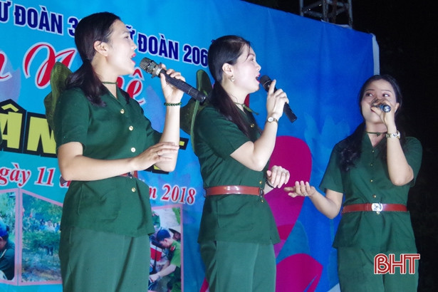 Ấm áp đêm giao lưu văn nghệ thắm tình quân dân ở Cẩm Dương