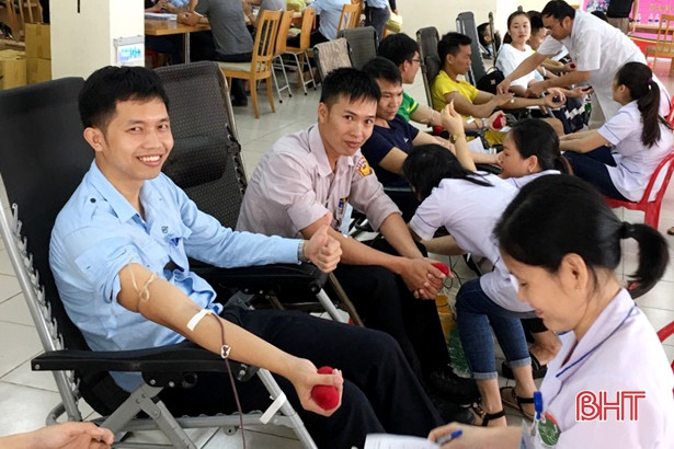Ngày hội hiến máu ở Công ty Formosa Hà Tĩnh, thu gần 200 đơn vị máu