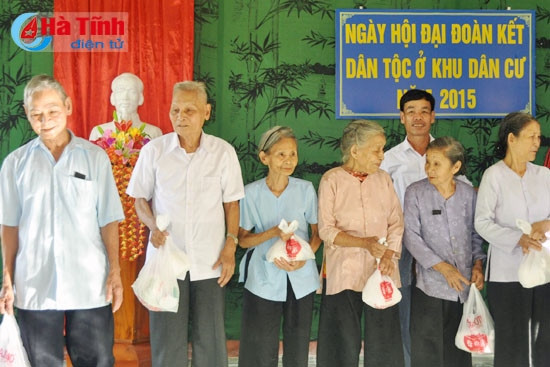 Lãnh đạo tỉnh chung vui ngày hội đoàn kết với người dân các địa phương ảnh 18