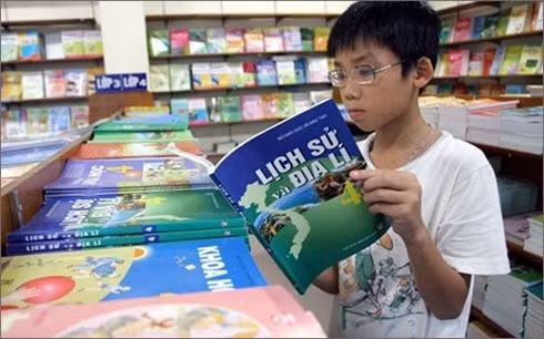 Hãy mang đến cho thế hệ trẻ giá trị chân thực của lịch sử dân tộc! ảnh 2
