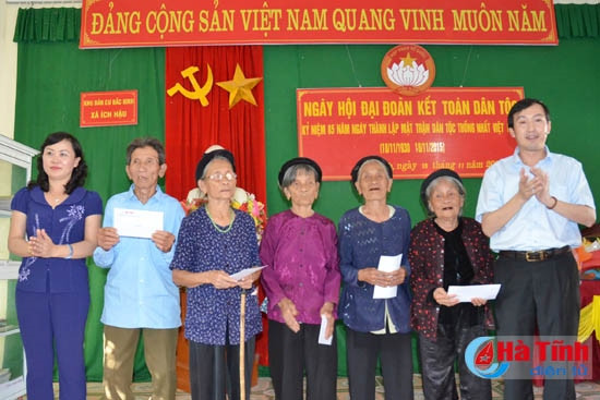 Lãnh đạo tỉnh chung vui ngày hội đoàn kết với người dân các địa phương ảnh 16